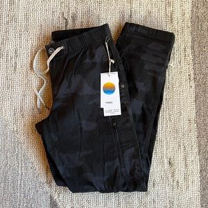 NWT Vuori rip stop pant SMALL black camo